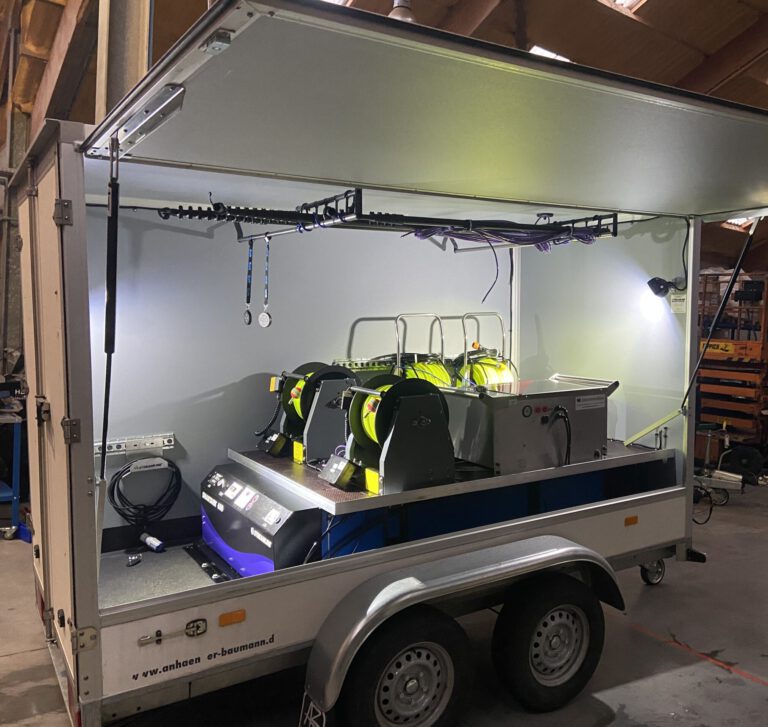 Installatie van een inbouw Streamline SMARTANK 650 met verwarmde RODI en elektrische haspels