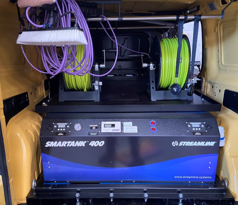 Installatie van een Streamline Smartank 400 in een bestelwagen